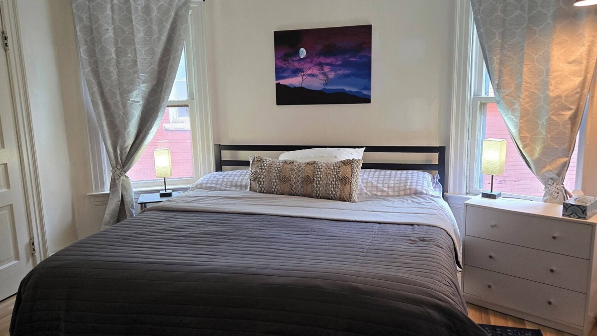 Niagara Falls House | Beautiful 3-Bedroom Home in Niagara Falls, New York