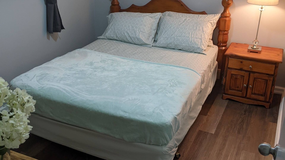 Rosedale Apartment | Beautiful 3 Bedroom Unit steps from Balsam Lake