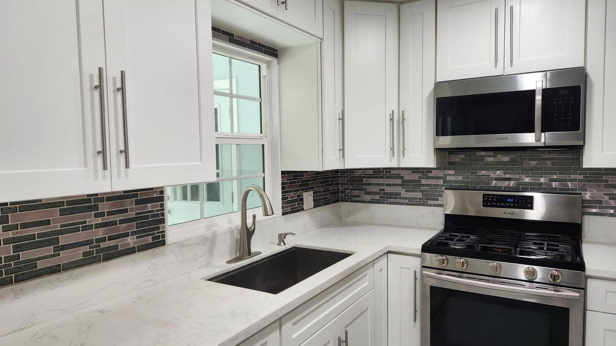 La Presa House | Beautiful 3-bedroom House> San Diego County > Spring Valley, CA. with AC/Wi-Fi