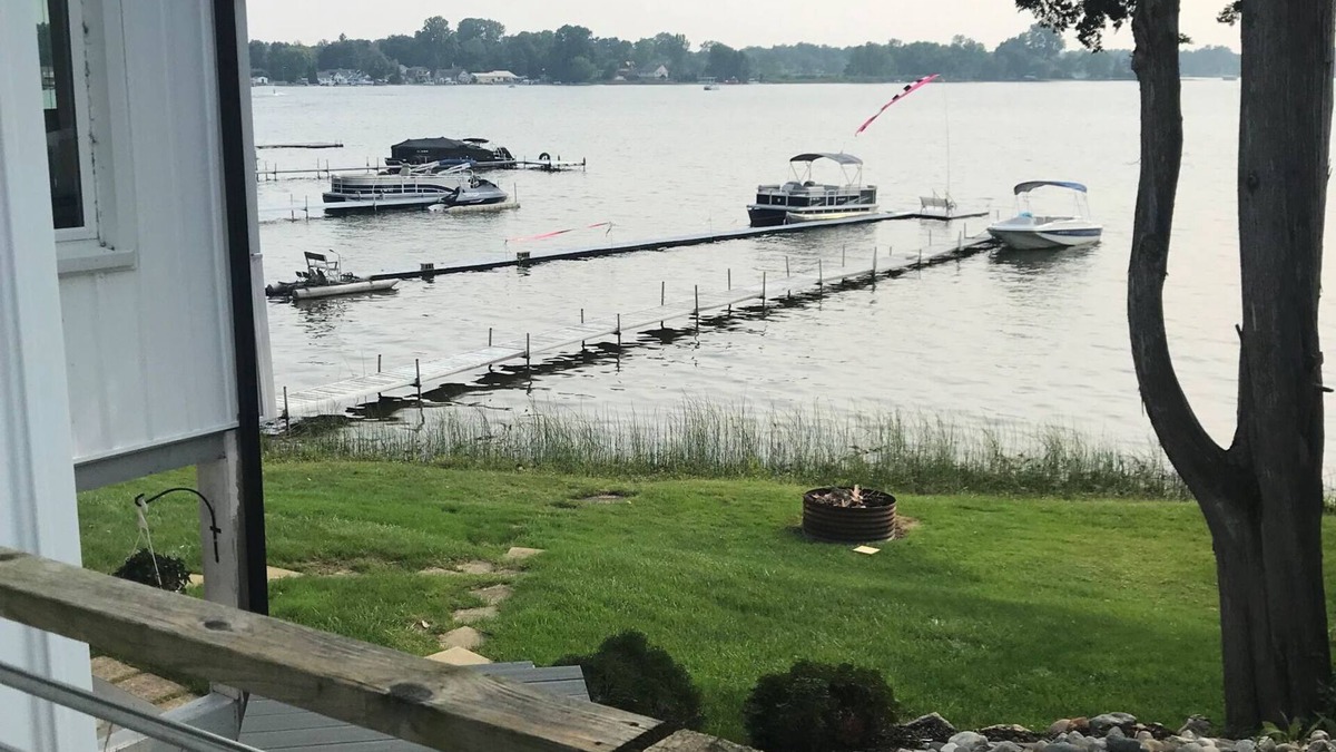 Whitmore Lake House | Beautiful 3-bedroom LAKEFRONT home near Ann Arbor