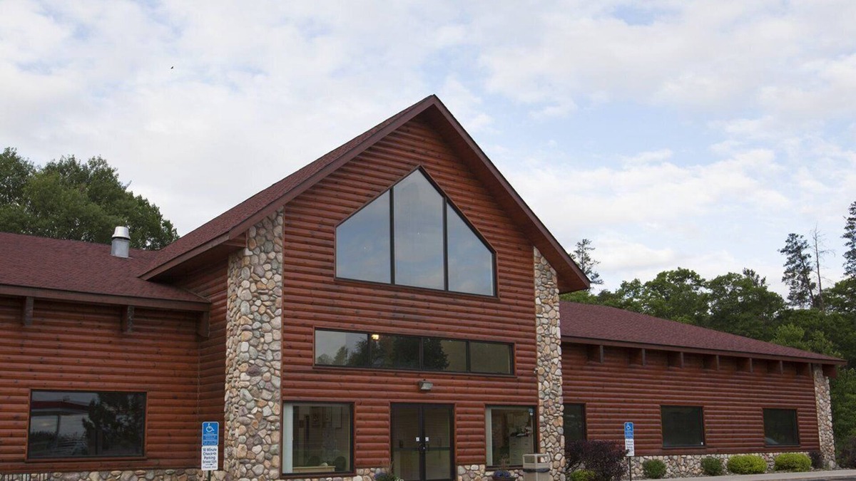 Breezy Point Apartment | Beautiful 3 bedroom unit at resort, sleeps 8