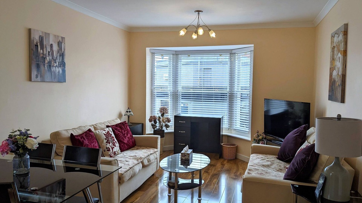 Deal Apartment | Beautiful 3 Bedroom Apartment in a perfect location in Deal !