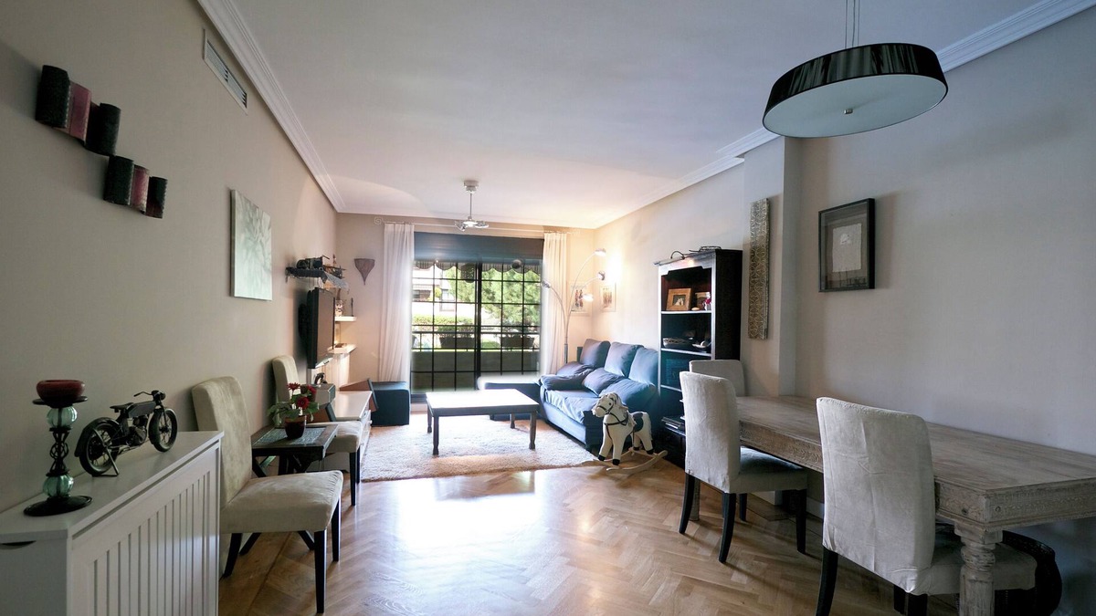 Majadahonda Apartment | Beautiful 3 Bedroom apartment very near Madrid city, Wifi, AC, Pool, Paddle.