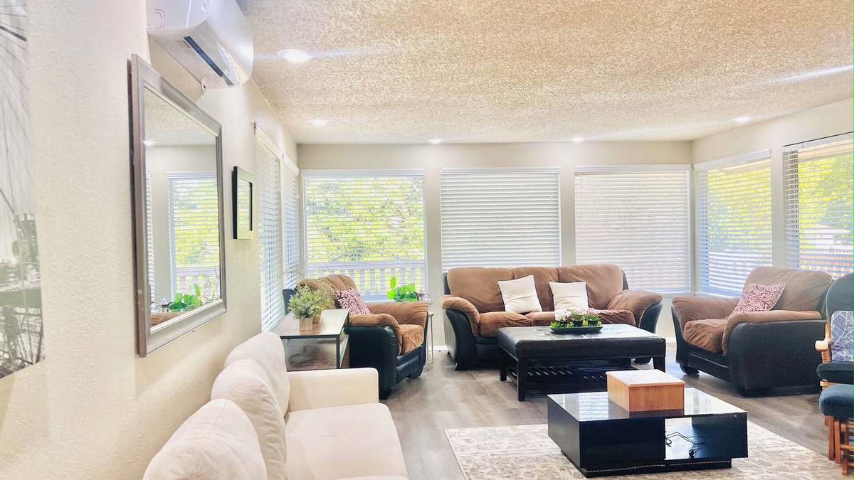 Lakewood House | Beautiful 3-bedroom house with AC in Lakewood -Entire Main Floor.