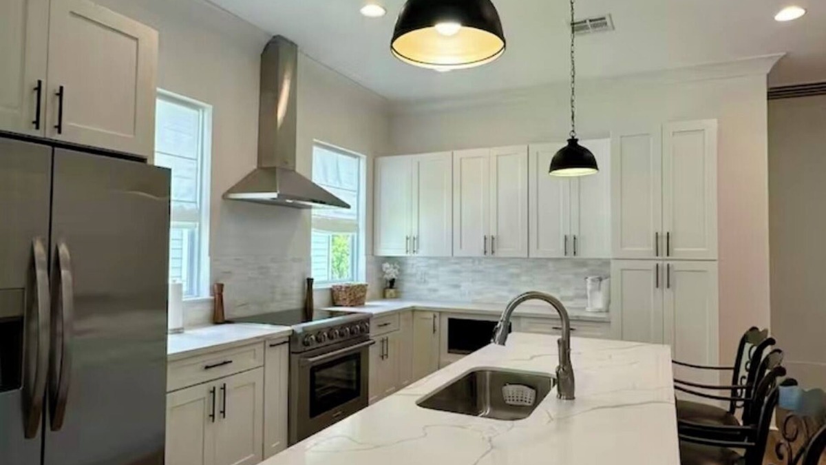 Maurepas House | Beautiful 3-bedroom house off the Diversion Canal in Maurepas. Hidden gem!