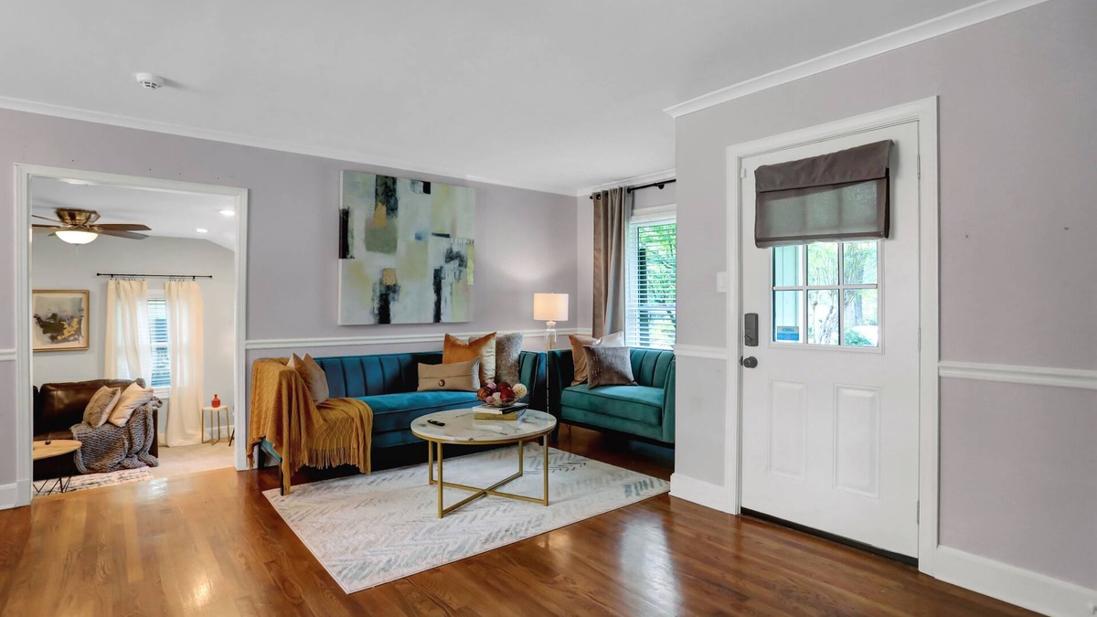 East Memphis House | Beautiful 3 Bedroom Home in the center of the city