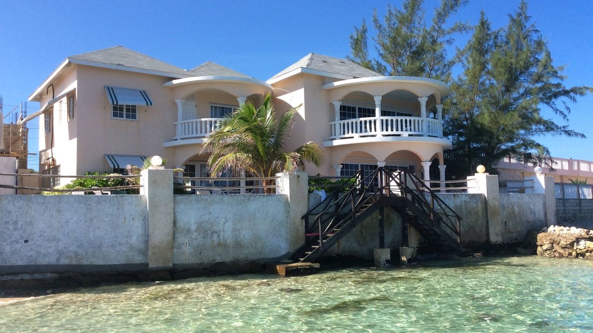 Montego Bay House | Beautiful 3 bedroom house with ocean access