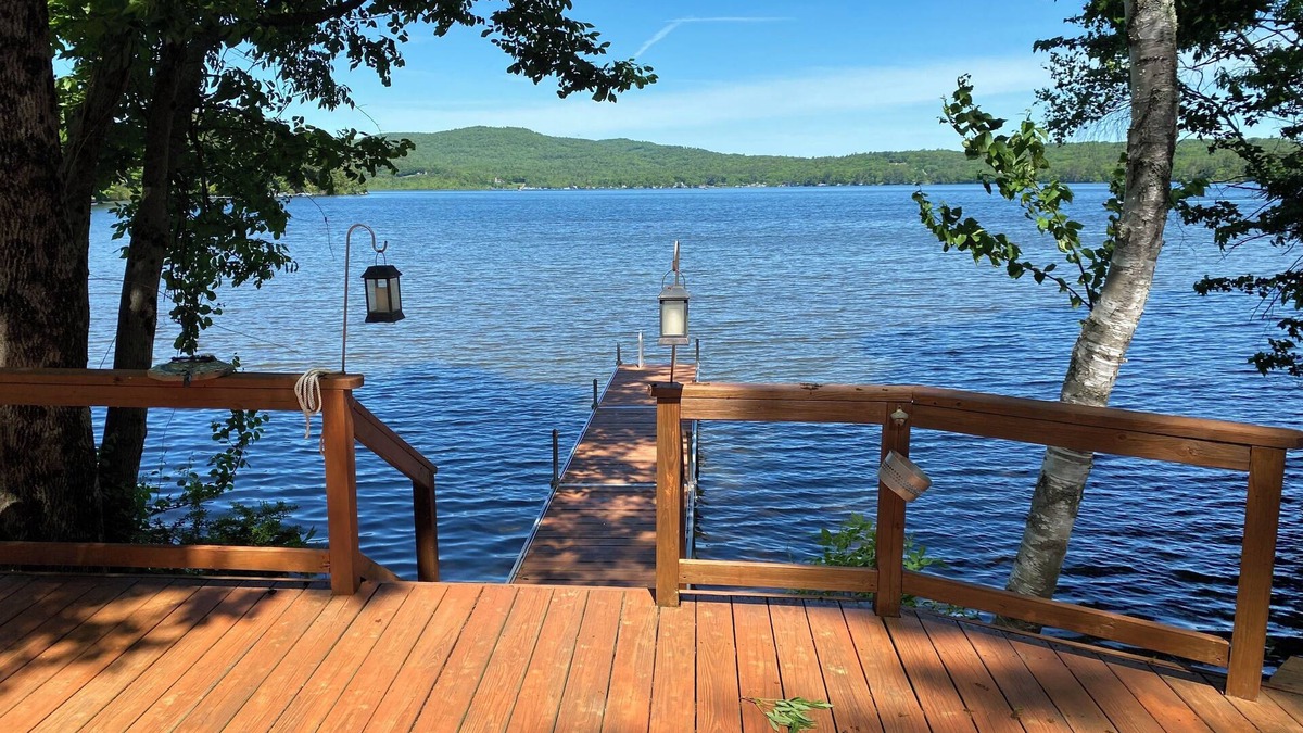 Franklin House | Beautiful 3 Bedroom Lake House on Webster Lake!
