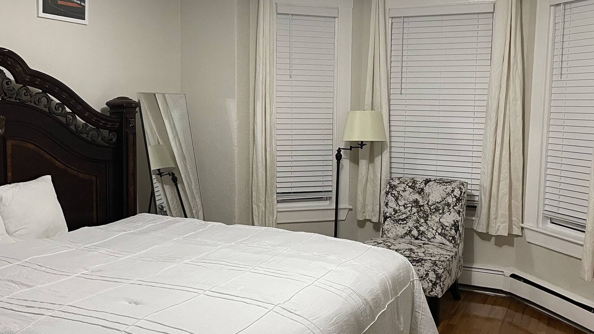 Highland Park Apartment | Beautiful 3 Bedroom located 10 minutes from Downtown