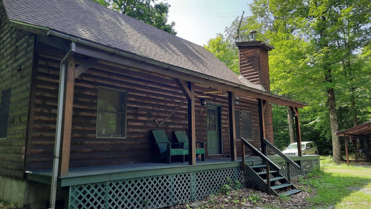 Brantingham House | Beautiful 3 bedroom adirondack log cabin