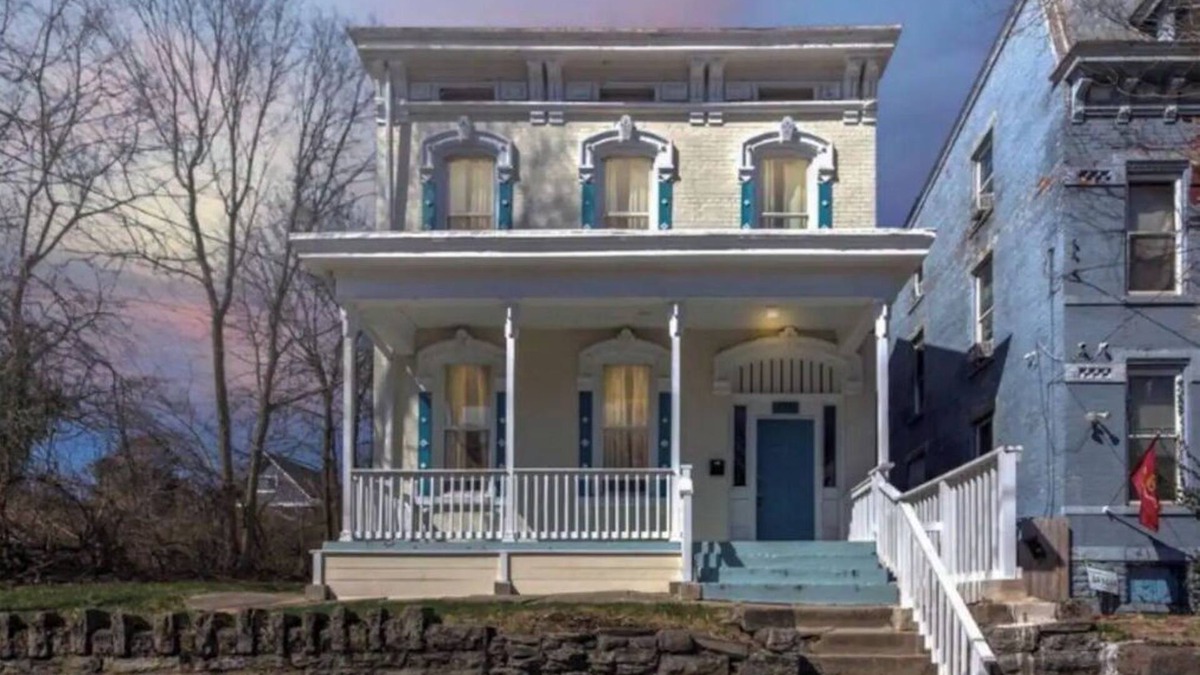 East Price Hill House | Beautiful 3-bedroom Villa minutes from downtown