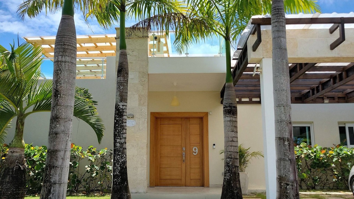 Playa Chiquita Villa | Beautiful 3 Bedroom Villa with Private Pool Featured on HGTV Caribbean life