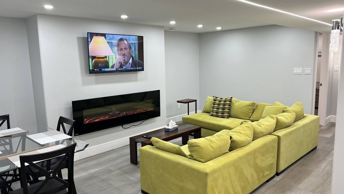 Jasper Place House | Beautiful 3 Bedrooms with 2 Baths