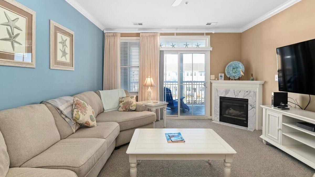 Sunset Island Condo | Beautiful 3 BR 2 BA Unit in Amenity Filled Sunset Island
