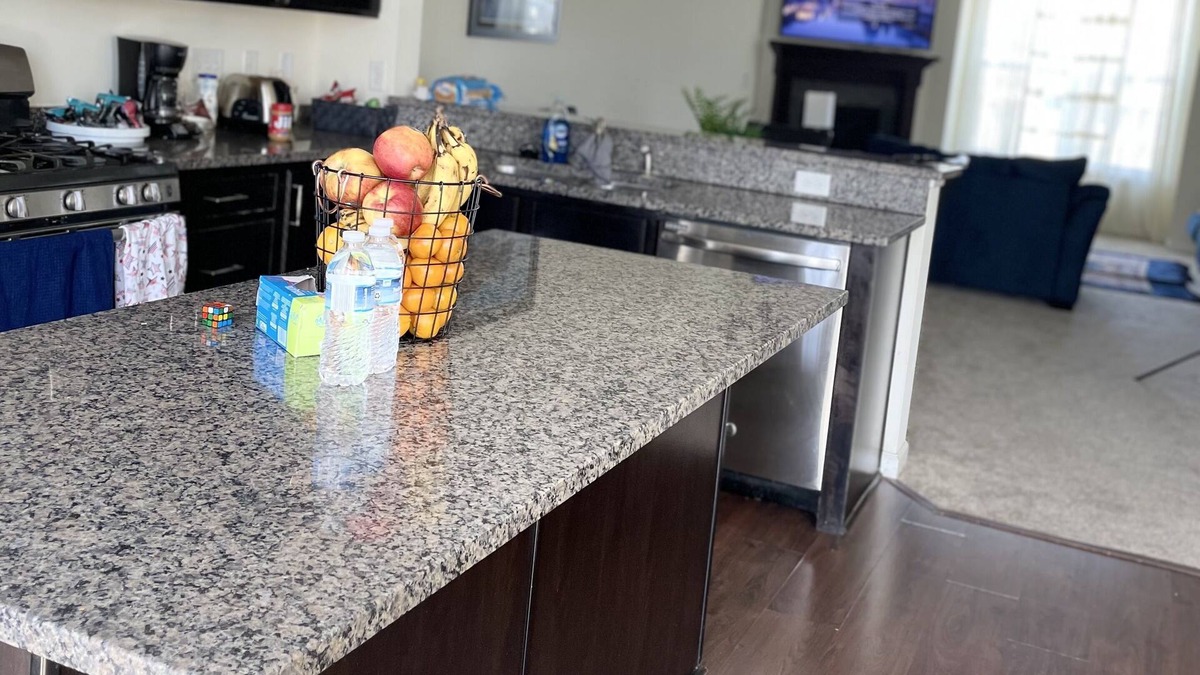 Brooklyn Park House | Beautiful 3 floor townhouse in the heart of Minneapolis!! Pets Allowed
