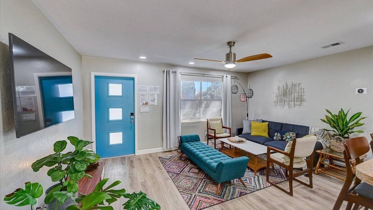 Walsingham House | Beautiful 3bd 2ba POOL Home near 15-20 min from Clearwater FL