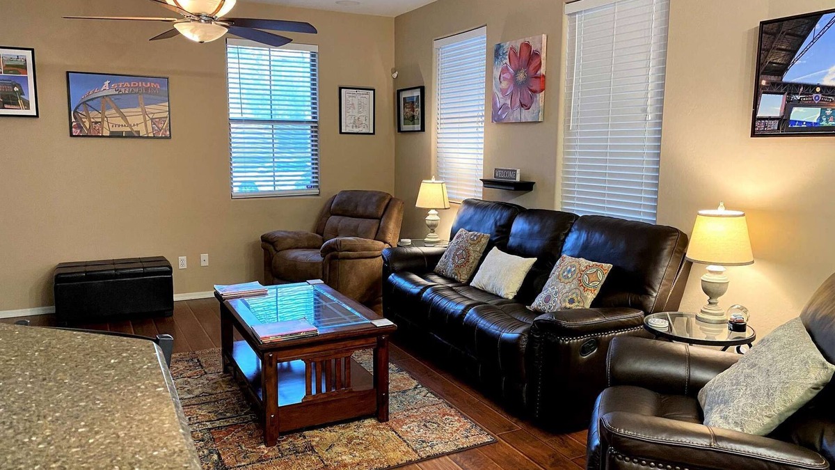 South Mountain House | Beautiful 3bd/3ba Phoenix Home near Downtown Area, ASU!