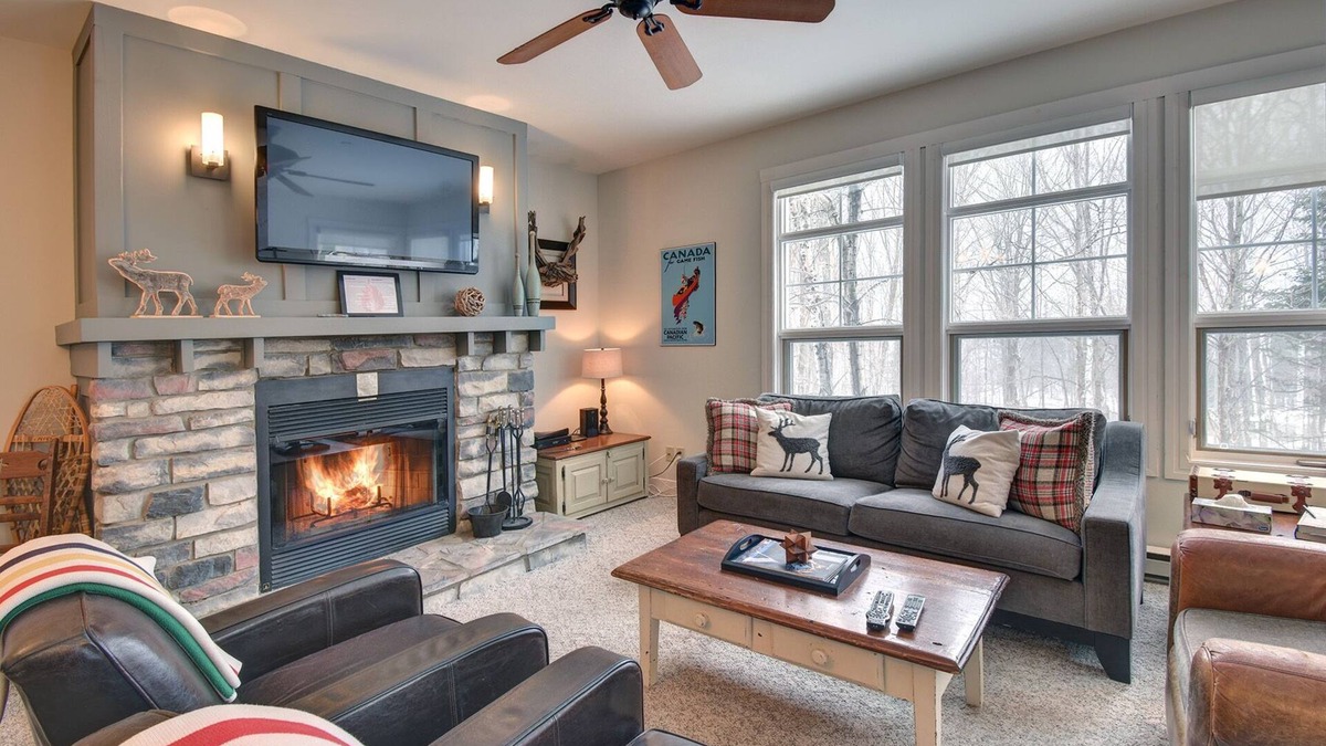 Tremblant-Les-Eaux Condo | Beautiful 3BR a short walk from Tremblant resort