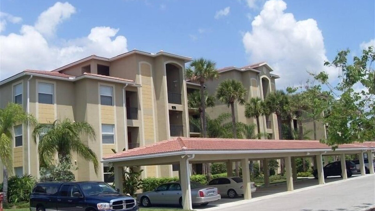 Naples Condo | Beautiful 3rd Floor Condo, 27 Holes Golf, Resort Community