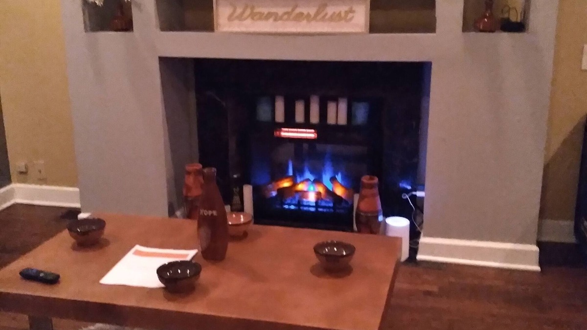 South Shore Apartment | BEAUTIFUL 4/20 FRIENDLY 2 BR 2 BA DUPLEX -TWO FLOORS - IN SIZZLING SOUTH SHORE!