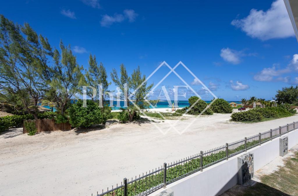 Bellevue Apartment | Beautiful 4,5 bed-rooms Beach-front Duplex of 189 m2 at Orient Beach