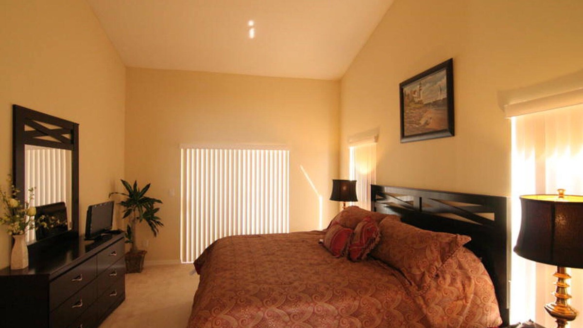 Orange Tree Villa | Beautiful 4 Bed/3 Bath Villa + Disney&Golf + Large South-Facing private Pool/Spa
