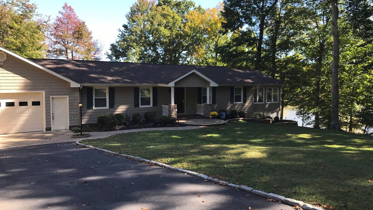 Clarksville House | Beautiful 4-bed Kerr lakehouse w/dock in tranquil Clarksville.