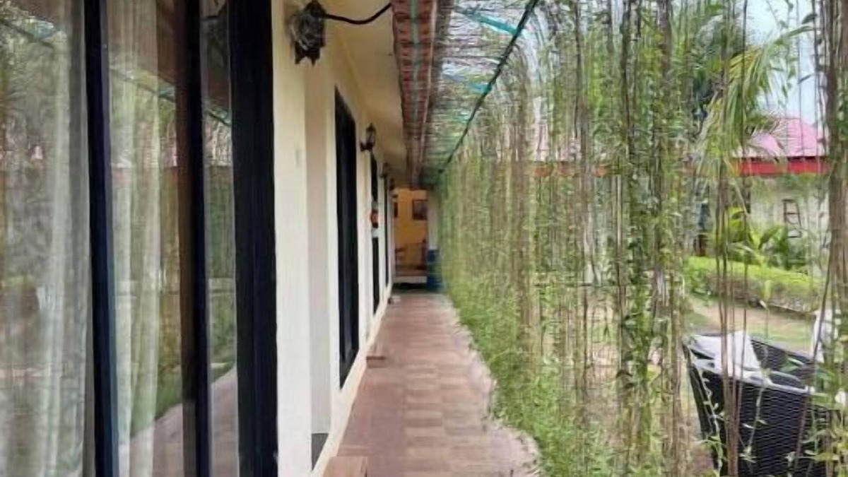 Karjat Apartment | Beautiful 4 bed villa with 25 mtr pool in Karjat