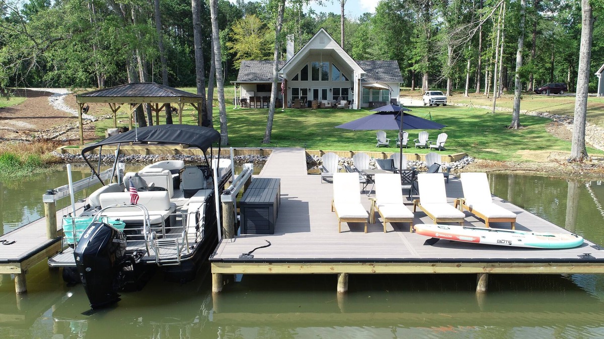 Jacksons' Gap House | Beautiful 4-bedroom Lakefront Retreat Located in Peaceful Cove at Lake Martin!