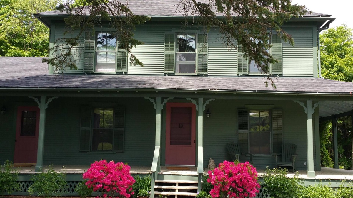 Bread Loaf House | Beautiful 4 Bedroom Home Available this Summer
