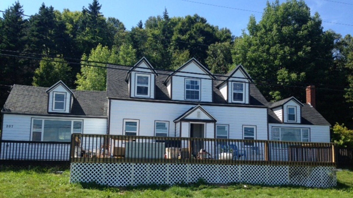 Digby House | beautiful 4 bedroom ocean view vacation home