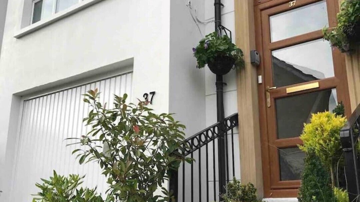 Belfast House | Beautiful 4 bedroom Townhouse close to Belfast city centre and the Ormeau Park.