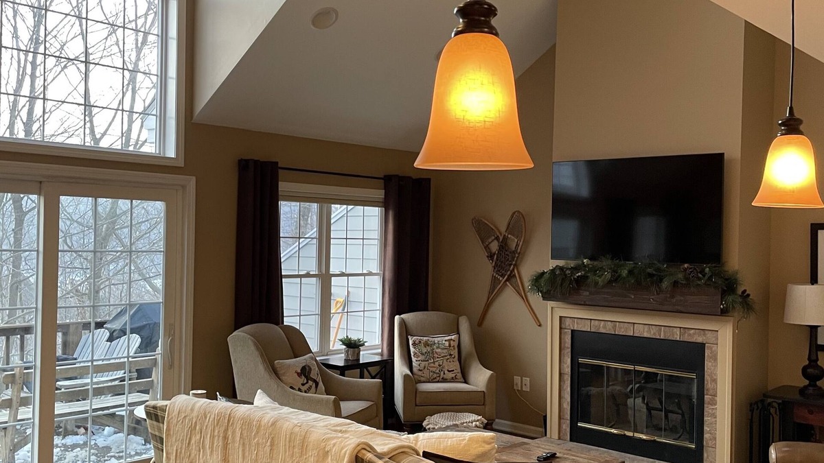 Hancock House | Beautiful 4 Bedroom Townhouse in the Berkshires at Jiminy Peak Resort