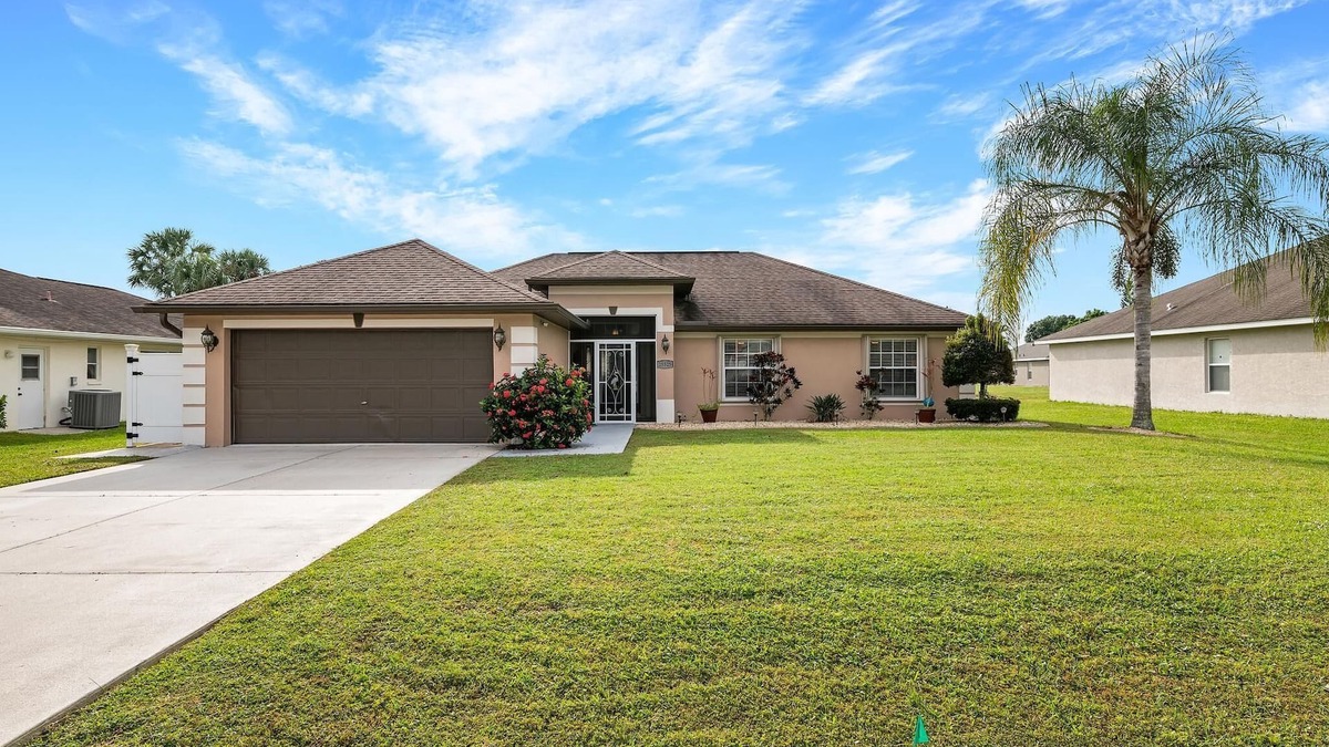 Deep Creek House | Beautiful 4 Bedroom 2 Bath home in Punta Gorda, Florida close to it all.