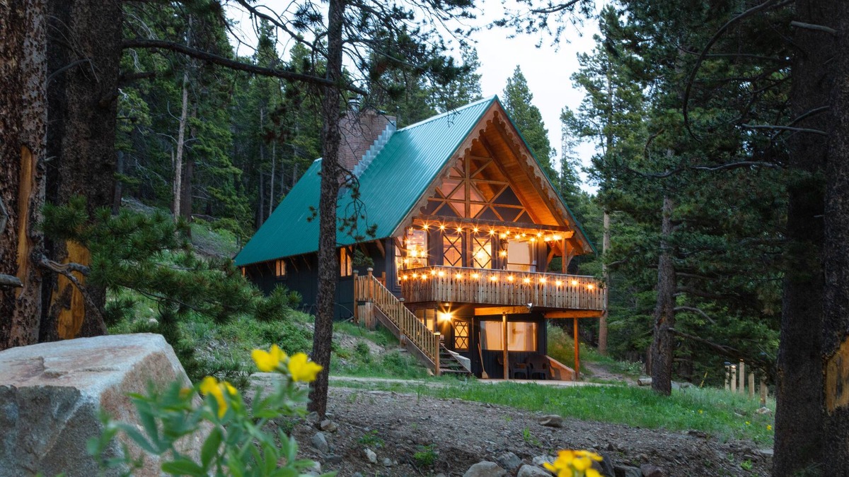 Saint Mary's Ski Chalet | Beautiful 4Bd Chalet w Hot Tub & Mtn Views