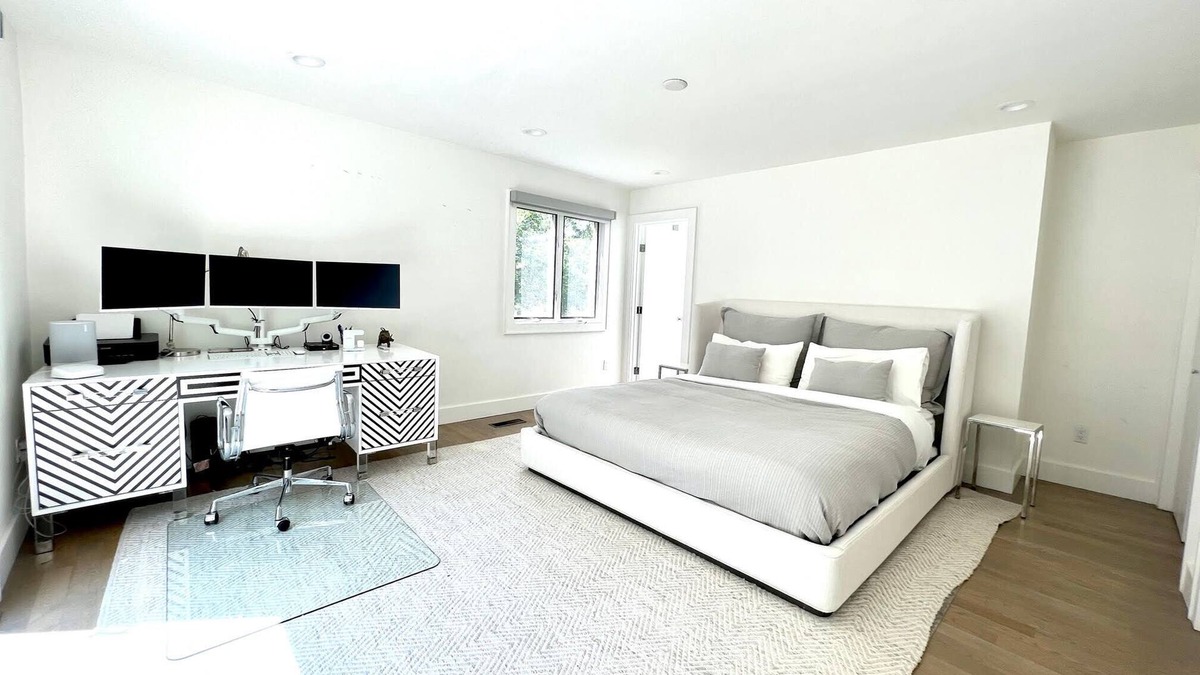 Quogue House | Beautiful 4BR contemporary in Quogue...quiet cul-de-sac minutes from the beach!