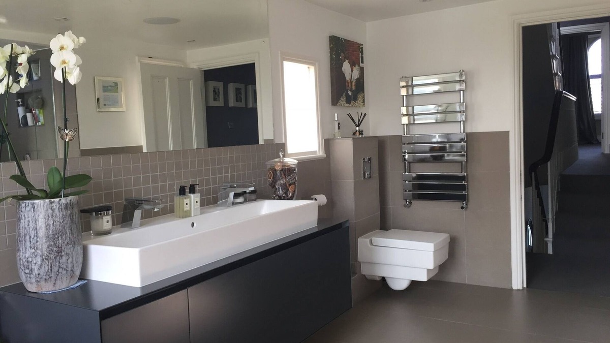 Larkhall House | Beautiful 5 bed home, 3 bath 3 reception room family house in Clapham,