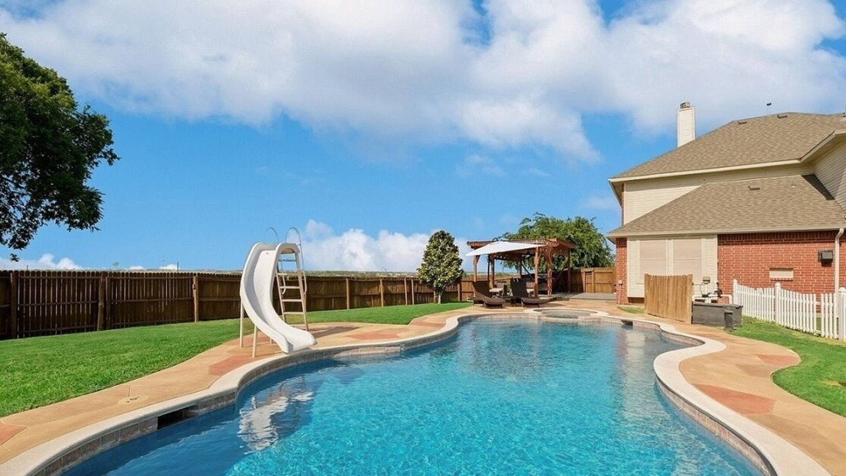 Frisco Villa | Beautiful 5 Bedroom Home W/Pool, Spacious Backyard, Countryside View
