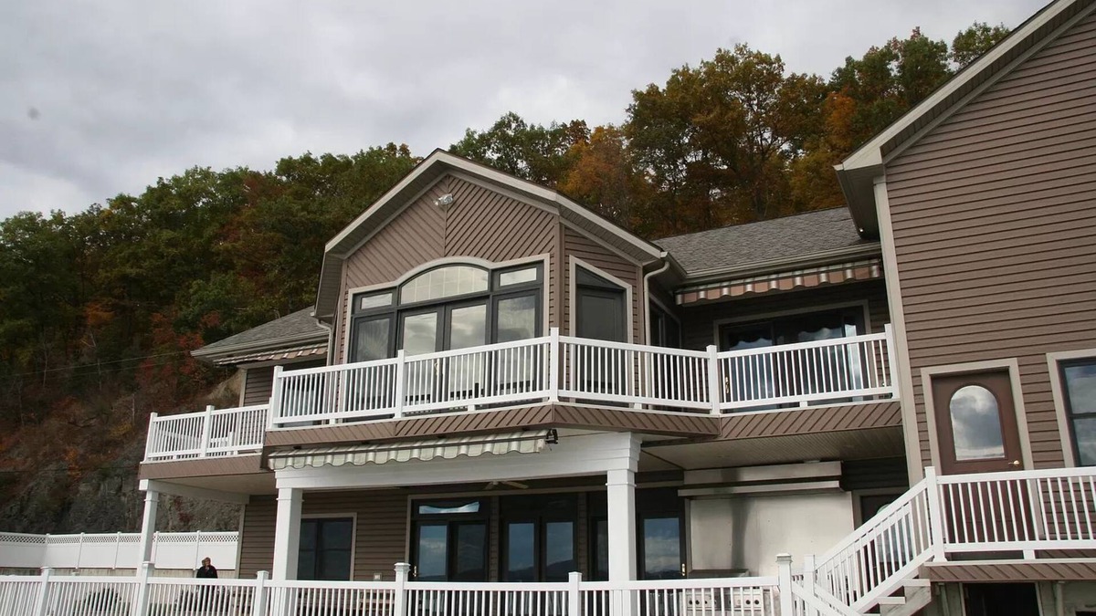 Town of Ledyard House | Beautiful, 5 bedroom, waterfront property on Cayuga lake!