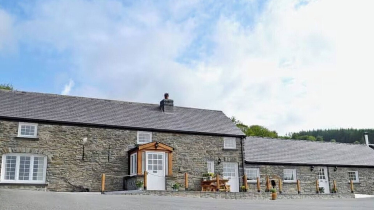 Tregaron House | Beautiful 5* Cottage, sleeps 6 with two bathrooms