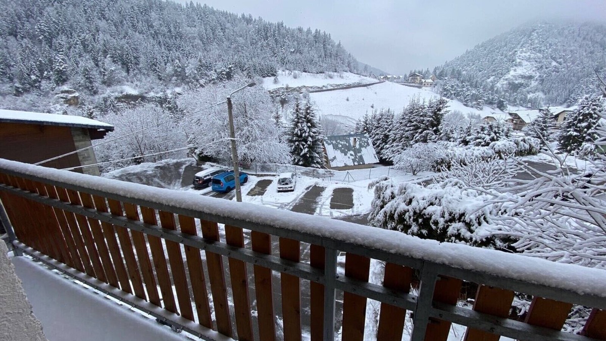 Villard-de-Lans Apartment | Beautiful 5 rooms, view greenery, spacious, Villard de Lans, Vercors, Mountain .