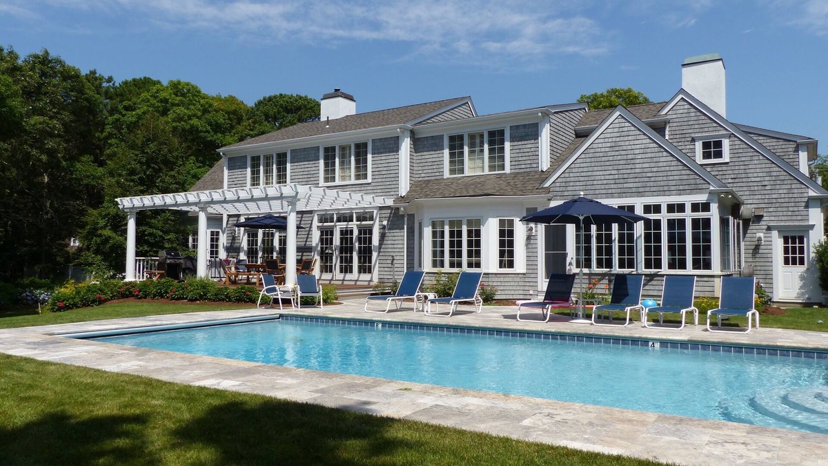 Osterville House | Beautiful 5 Star Home. Sleeps 13. Heated pool, bike to beach & quaint village