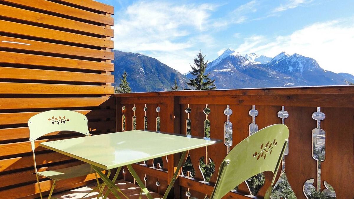 Forville Apartment | Beautiful 67m² apartment, 2 bedrooms, parking, south-facing balcony - Briançon