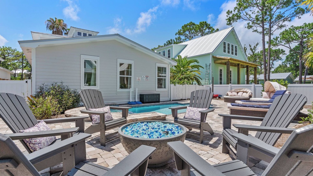 San Juan House | Beautiful 8-bedroom house Sleeps 24 in Santa Rosa Beach. Private Pool & Hot Tub