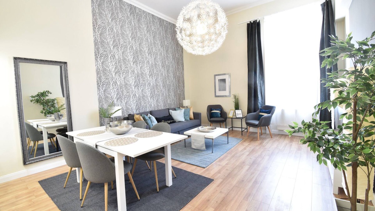 Csarnok negyed Apartment | Beautiful 8 bedroom/8 bathroom