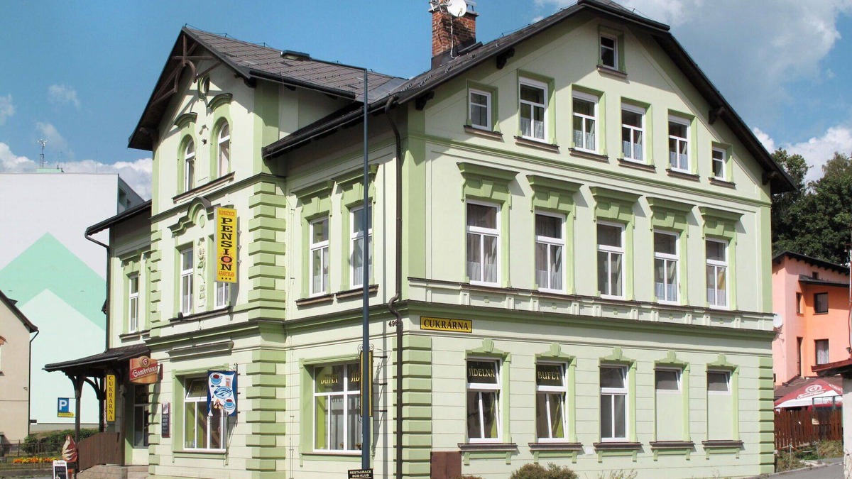 Desna Apartment | Beautiful apartment for 4 guests with hot tub, WIFI, TV and pets allowed