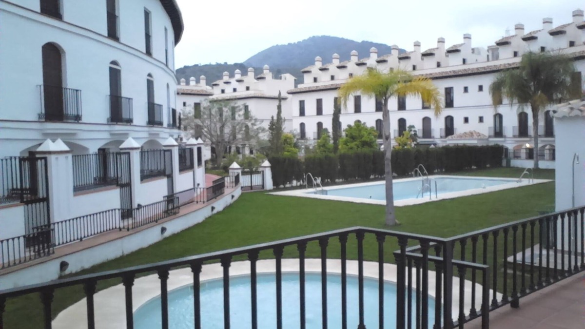 Velez de Benaudalla Apartment | BEAUTIFUL APARTMENT WITH POOL AND GYM