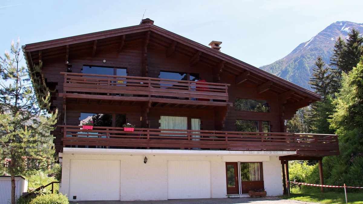 Chamonix-Mont-Blanc Apartment | Beautiful apartment, semi-chalet, at the foot of the slopes, in a residence with swimming pool