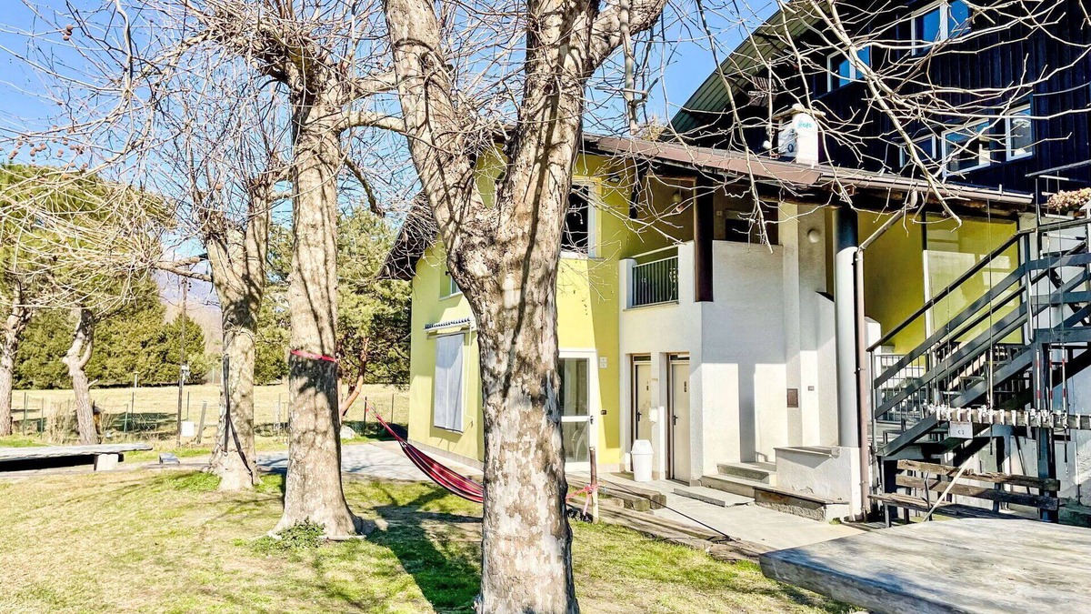 Samolaco Apartment | Beautiful apartment for 3 people with WIFI, balcony, pets allowed, panoramic view and parking