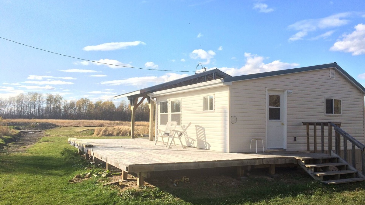 Dunnottar Cottage | Beautiful all-season cabin in a peaceful, phenomenal location at a great price